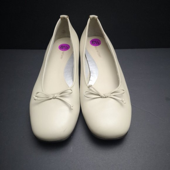 Naturalizer Neptune Leather Ballet Flats, Bone Colour 8.5M  NWOT - Picture 2 of 11